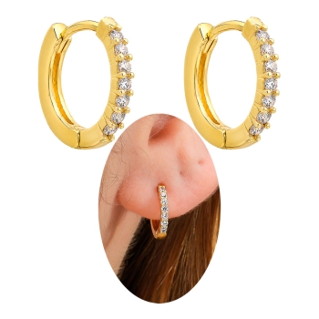Brinco de argola articulado folheado a ouro contendo fileira com micro-zircônias cravejadas
