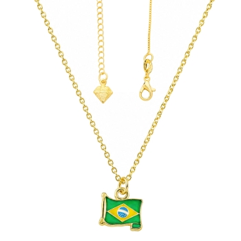 Gargantilha folheada a ouro com pingente em forma da bandeira do Brasil ondulada